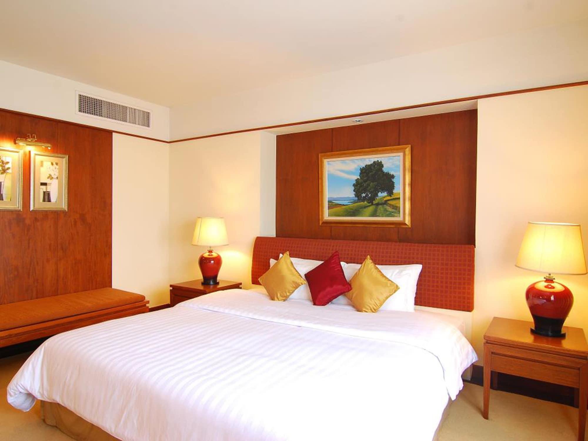 Pantip Suites Bangkok Exteriör bild