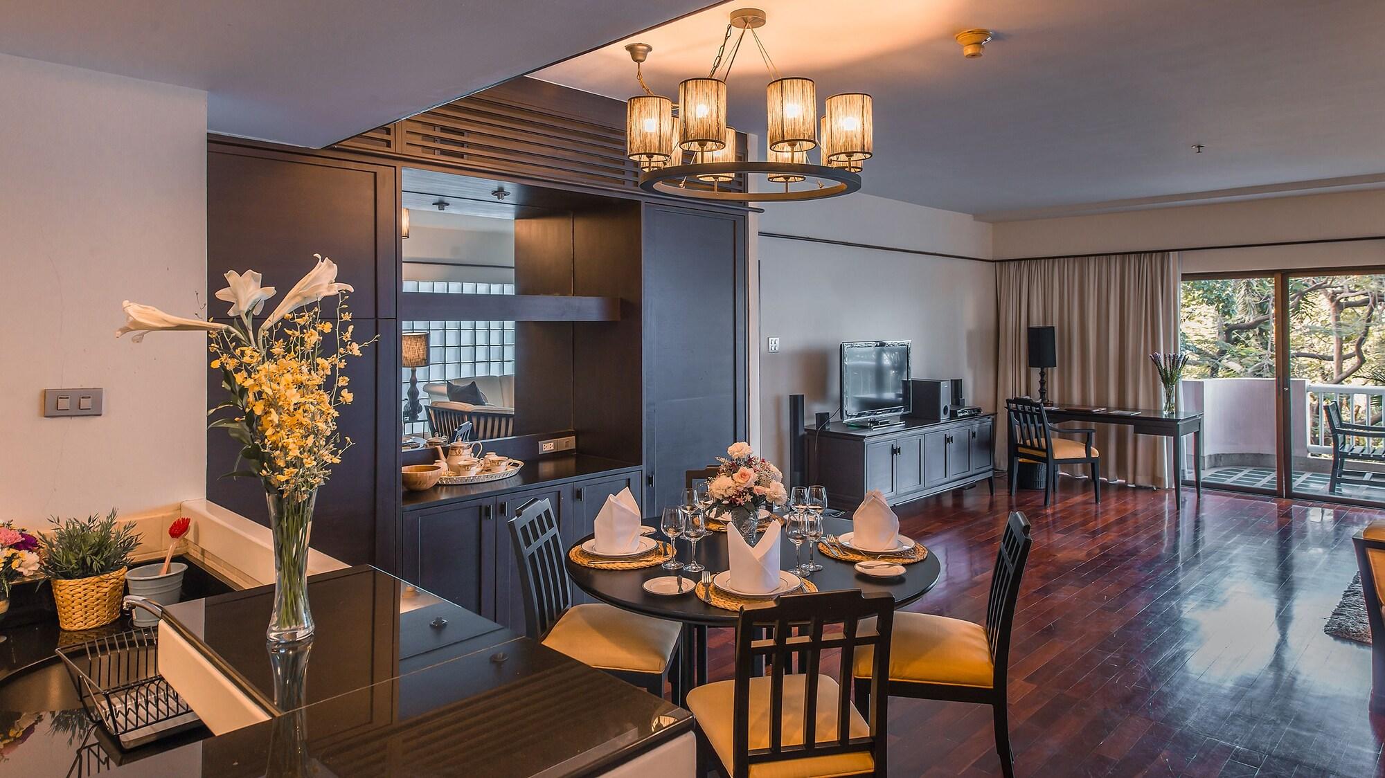 Pantip Suites Bangkok Exteriör bild