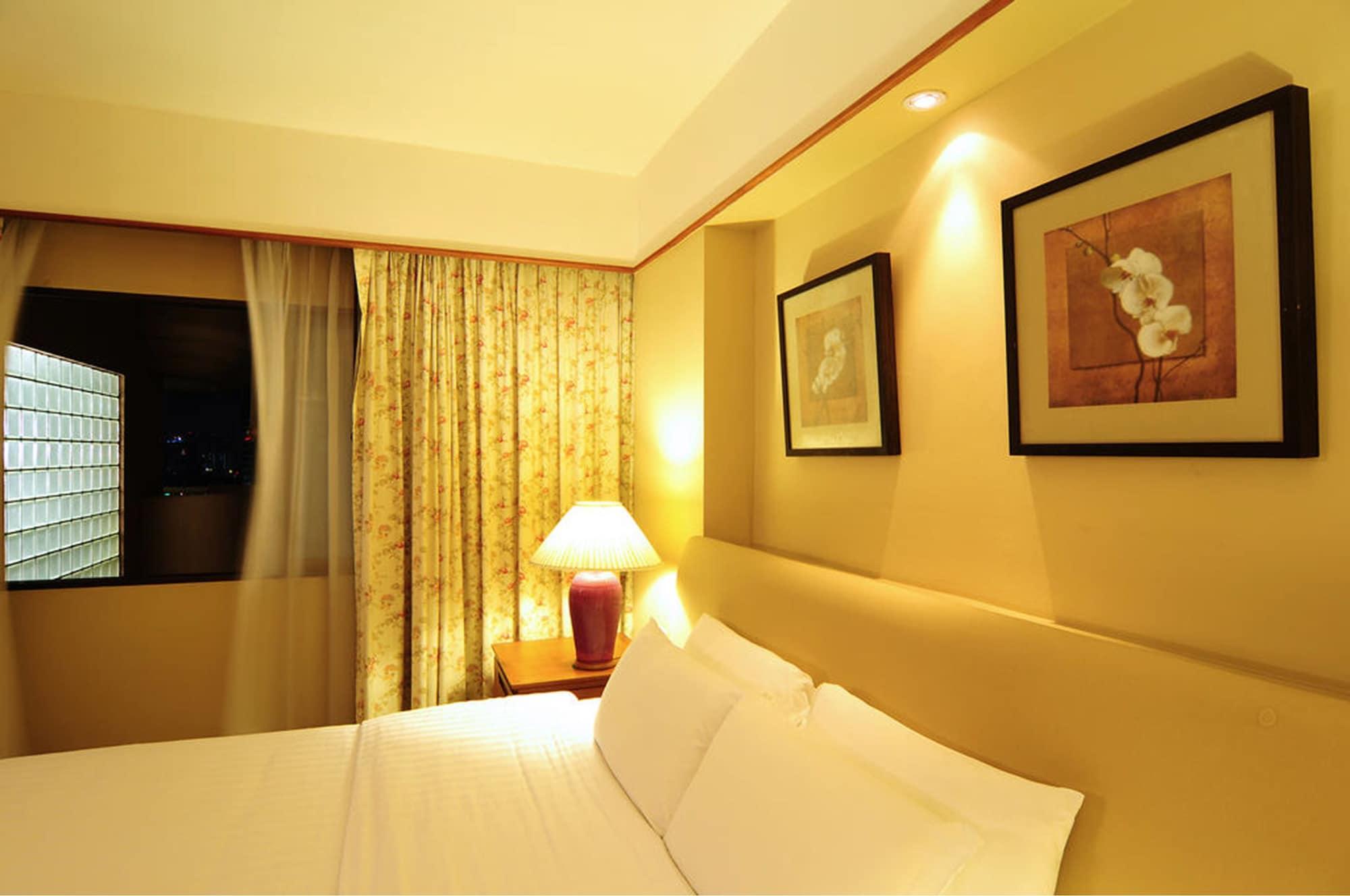 Pantip Suites Bangkok Exteriör bild