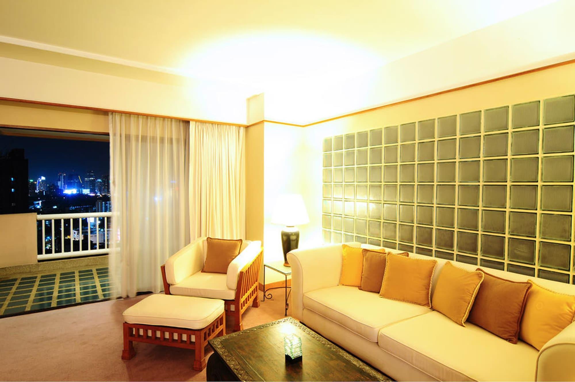 Pantip Suites Bangkok Exteriör bild