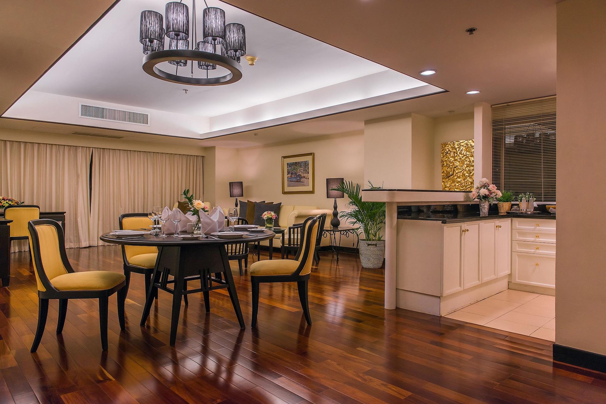 Pantip Suites Bangkok Exteriör bild