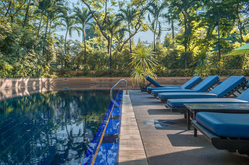 Pantip Suites Bangkok Exteriör bild