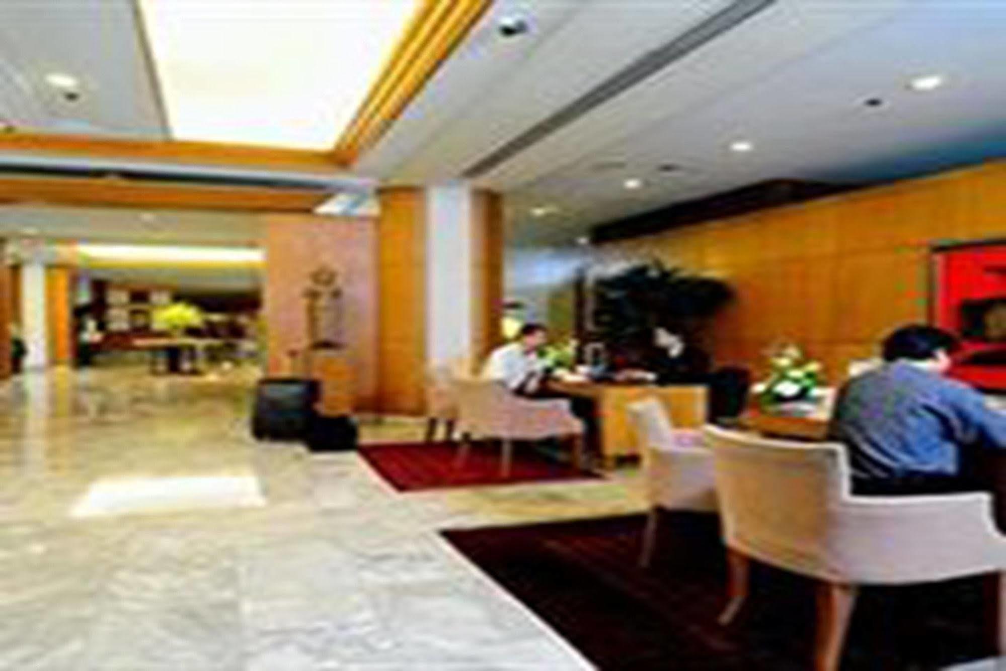 Pantip Suites Bangkok Exteriör bild
