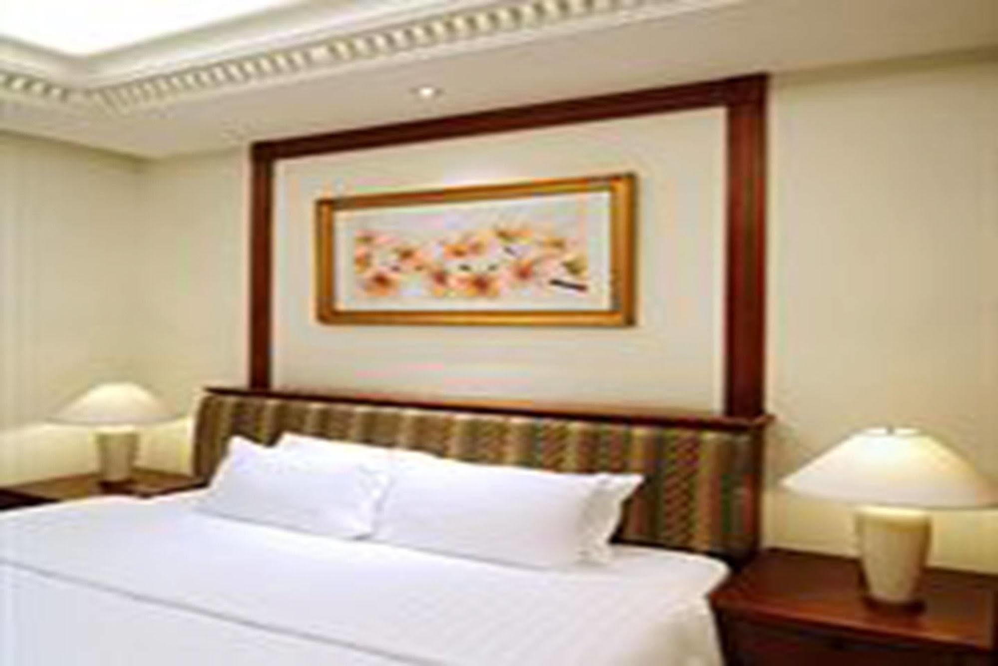 Pantip Suites Bangkok Exteriör bild