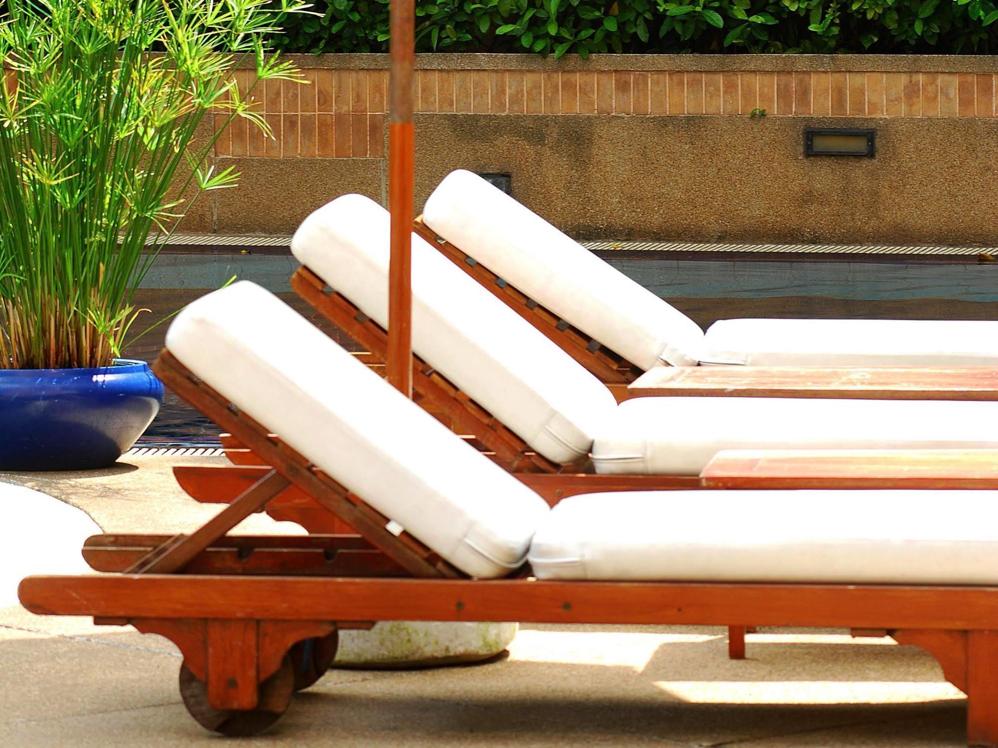 Pantip Suites Bangkok Exteriör bild
