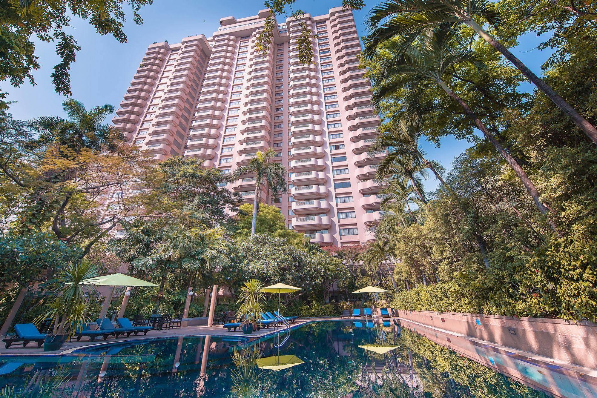 Pantip Suites Bangkok Exteriör bild