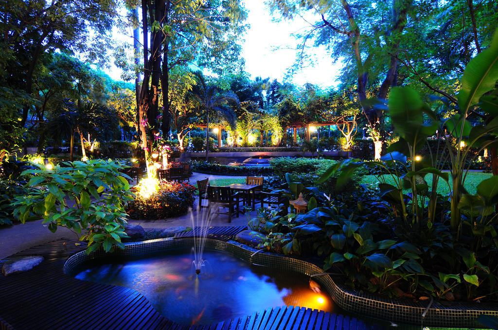 Pantip Suites Bangkok Exteriör bild