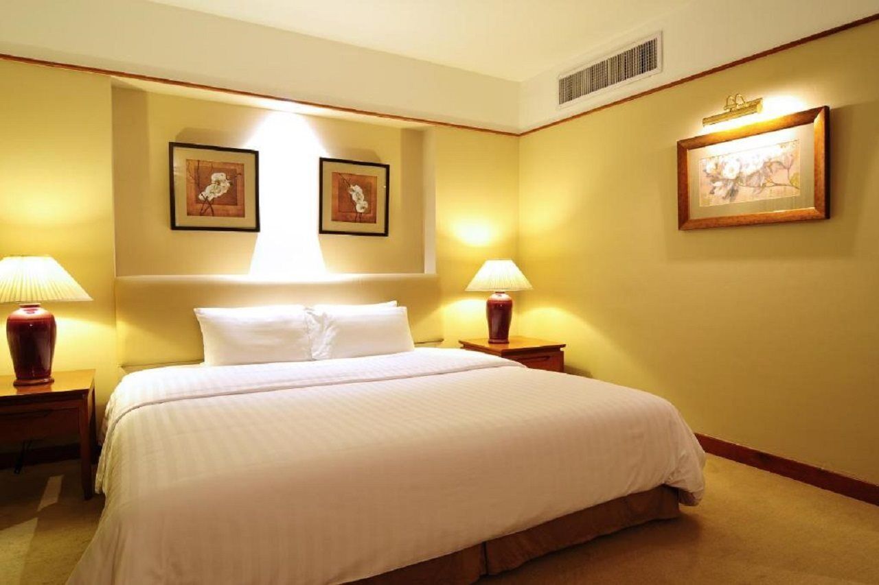Pantip Suites Bangkok Exteriör bild